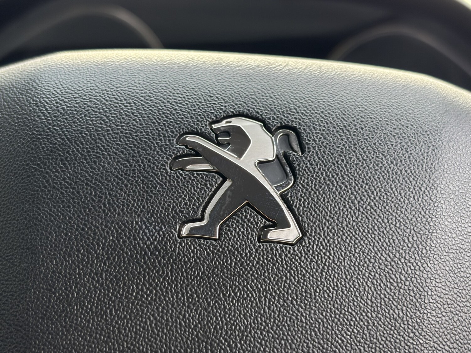 Used Peugeot 2008 2017 for sale - 77516084: Photo 35