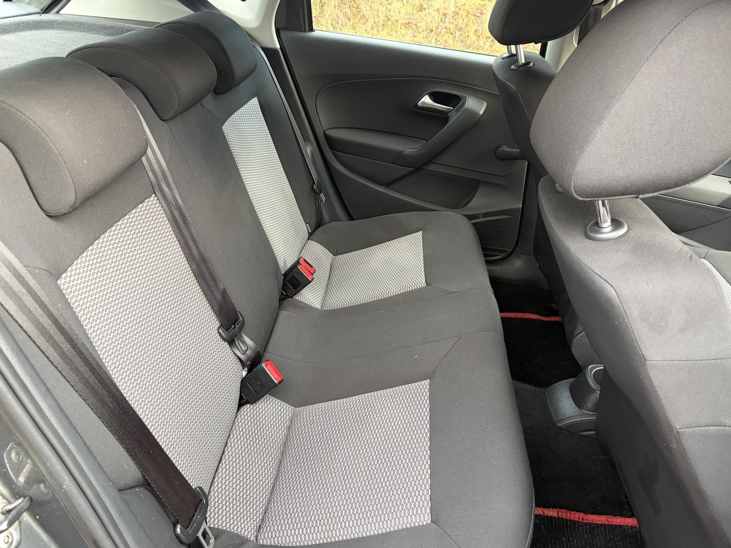 Used Volkswagen Polo 2011 for sale - 77363640: Photo 28