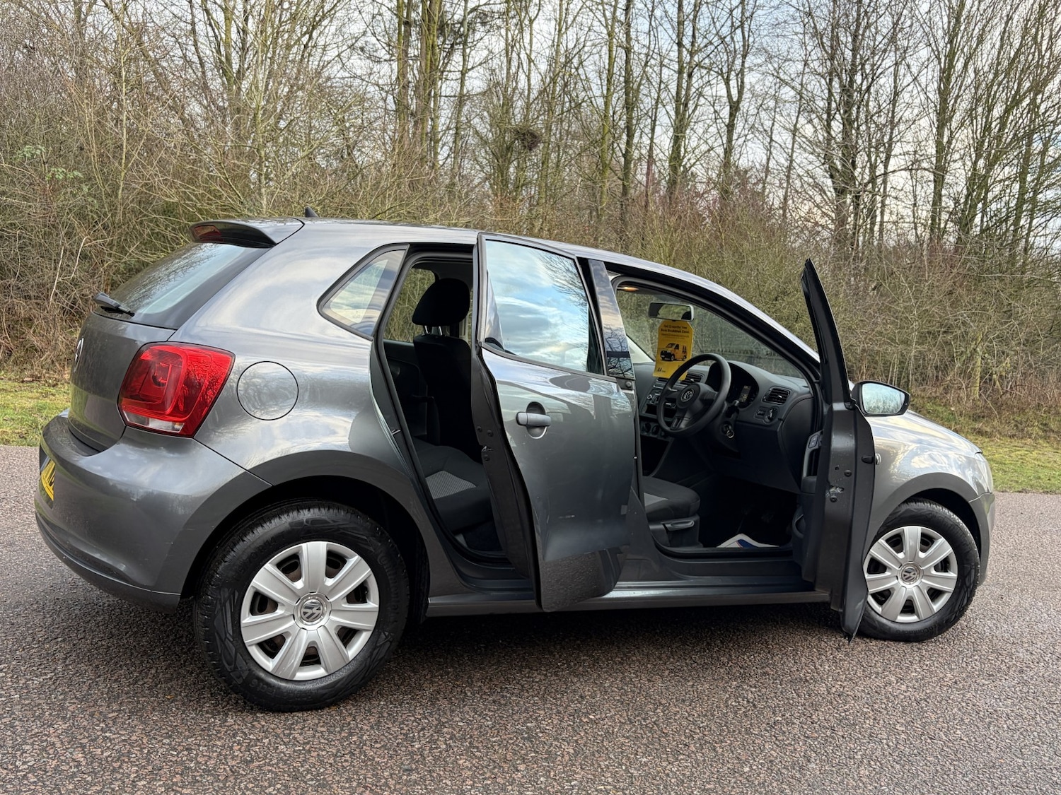 Used Volkswagen Polo 2011 for sale - 77363640: Photo 5