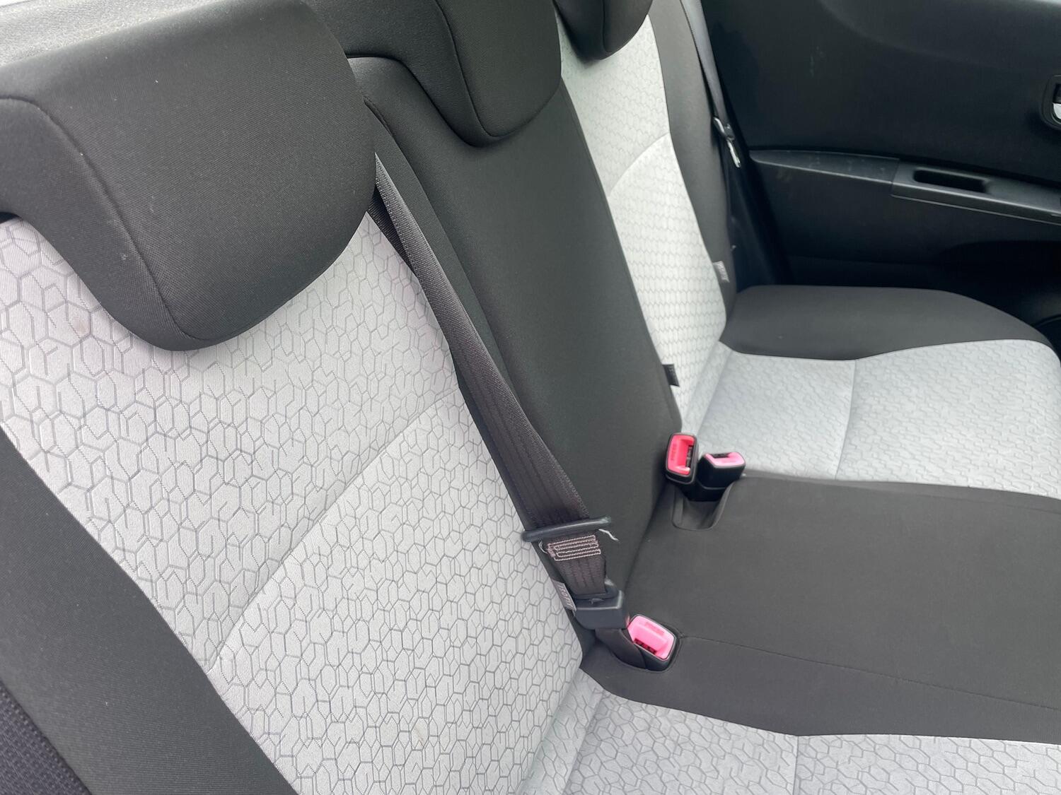 Used Toyota Yaris 2011 for sale - 76531231: Photo 22