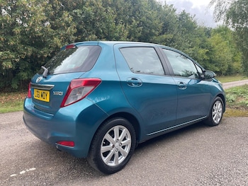 Used Toyota Yaris 2011 for sale - 76531231: Photo