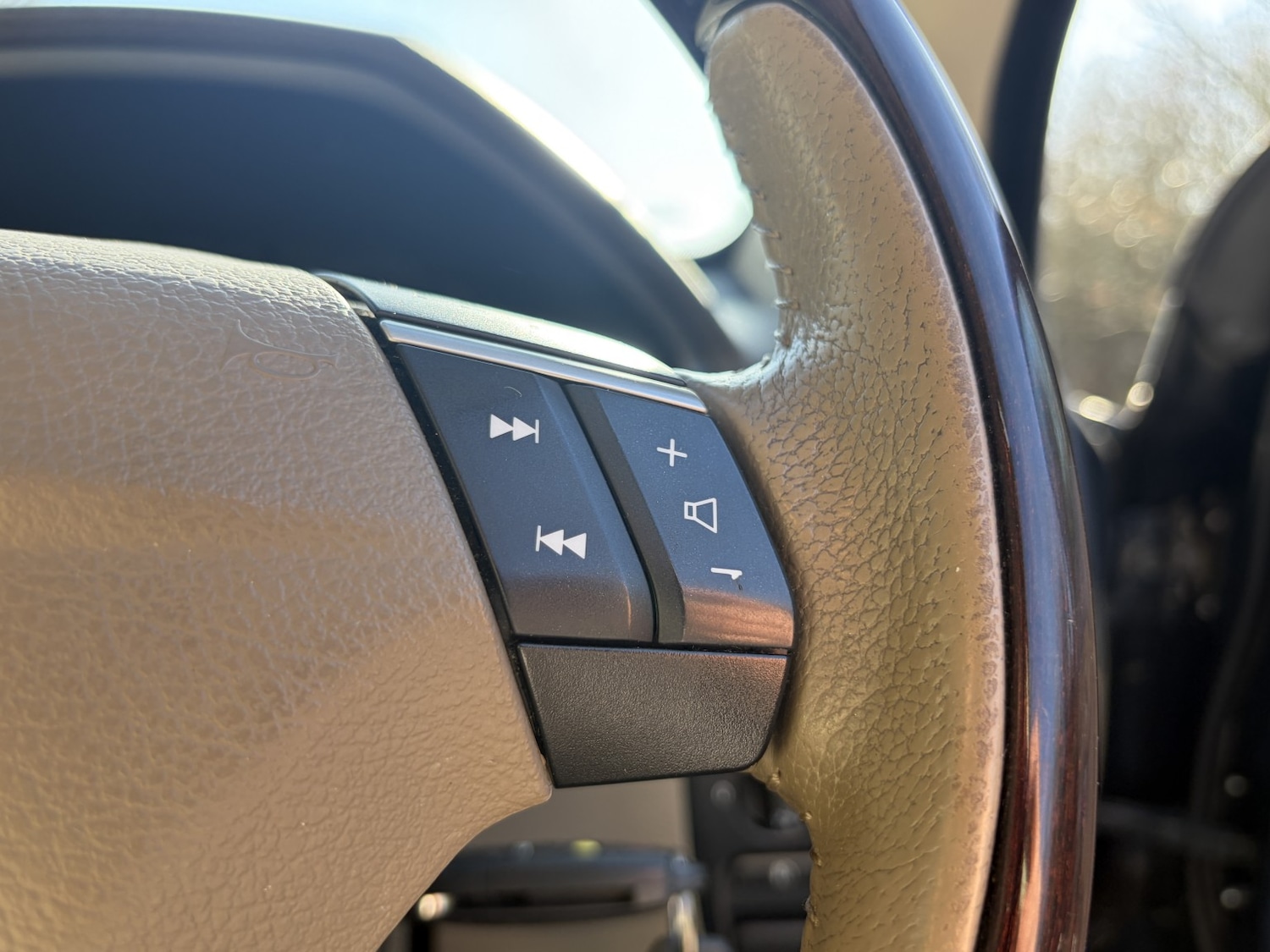 Used Volvo XC90 2011 for sale - 77774725: Photo 37