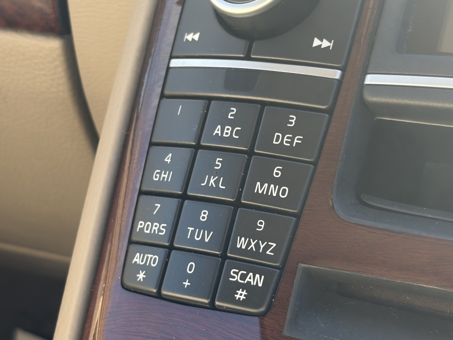 Used Volvo XC90 2011 for sale - 77774725: Photo 43