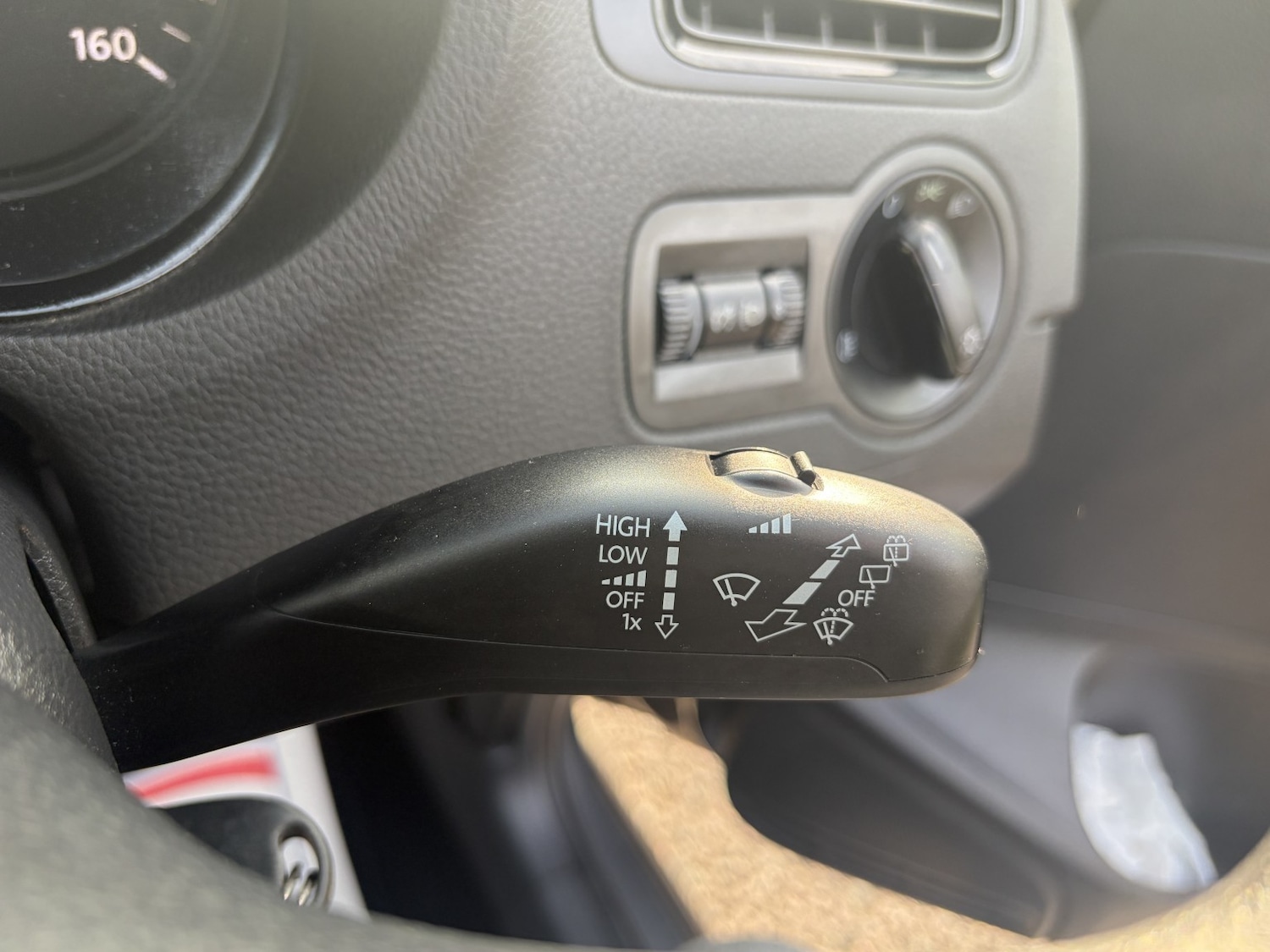 Used Volkswagen Polo 2011 for sale - 77979947: Photo 40