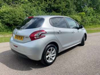 Used Peugeot 208 2015 for sale - 74975168: Photo