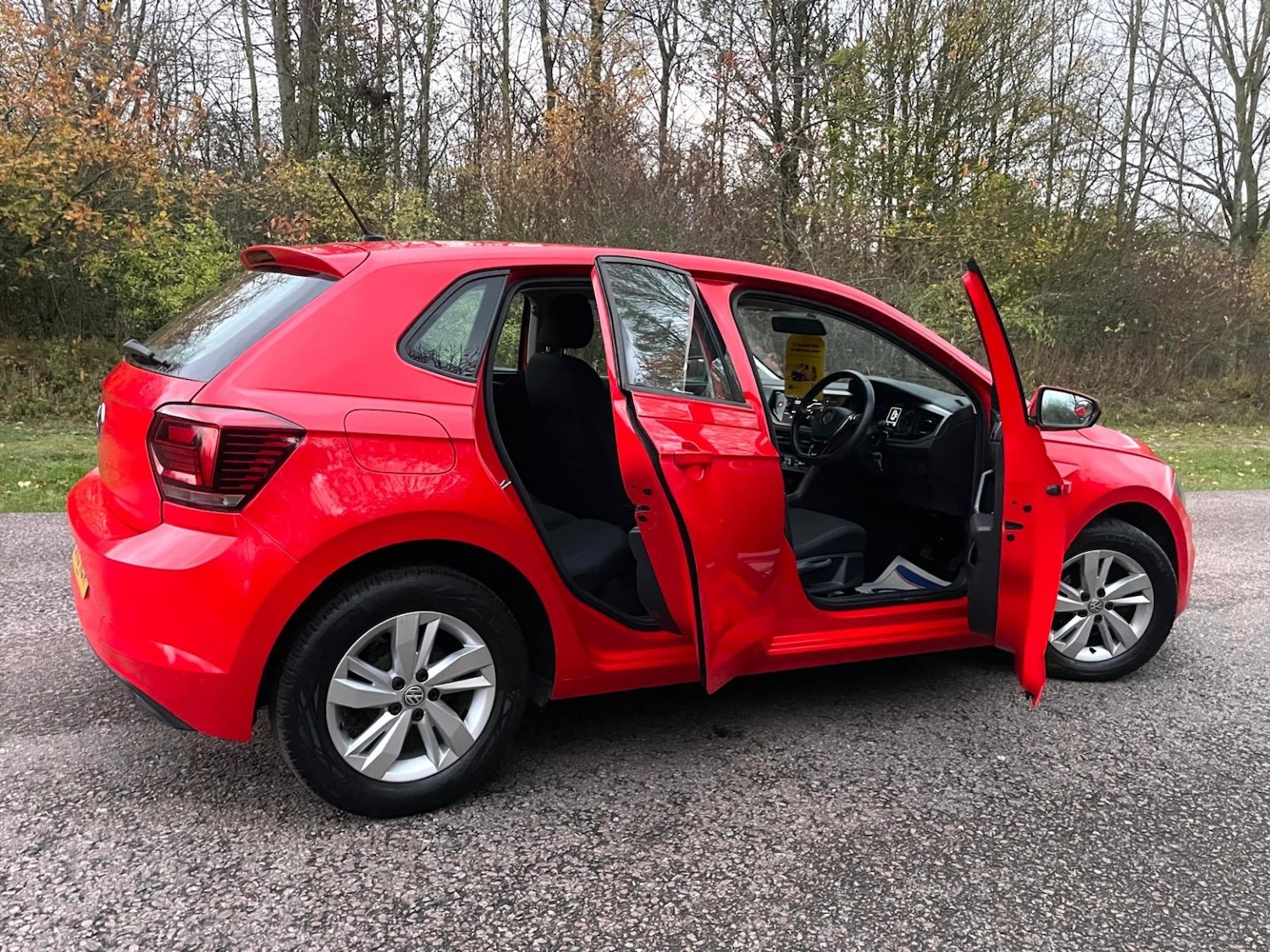 Used Volkswagen Polo 2019 for sale - 76794616: Photo 5