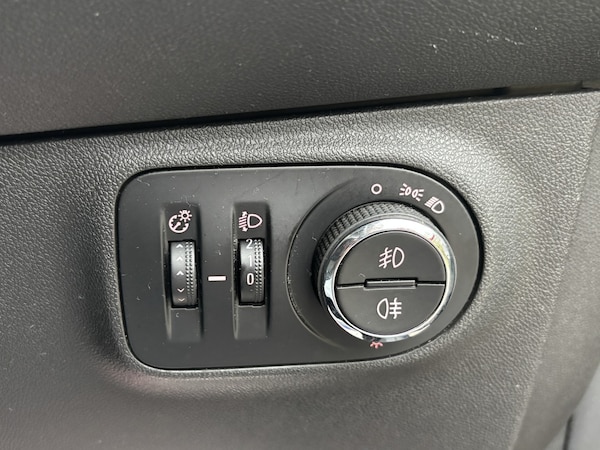 Used Vauxhall Corsa 2016 for sale - 76242873: Photo 33