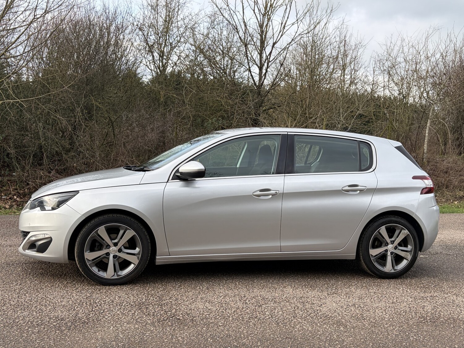 Used Peugeot 308 2017 for sale - 77516087: Photo 12
