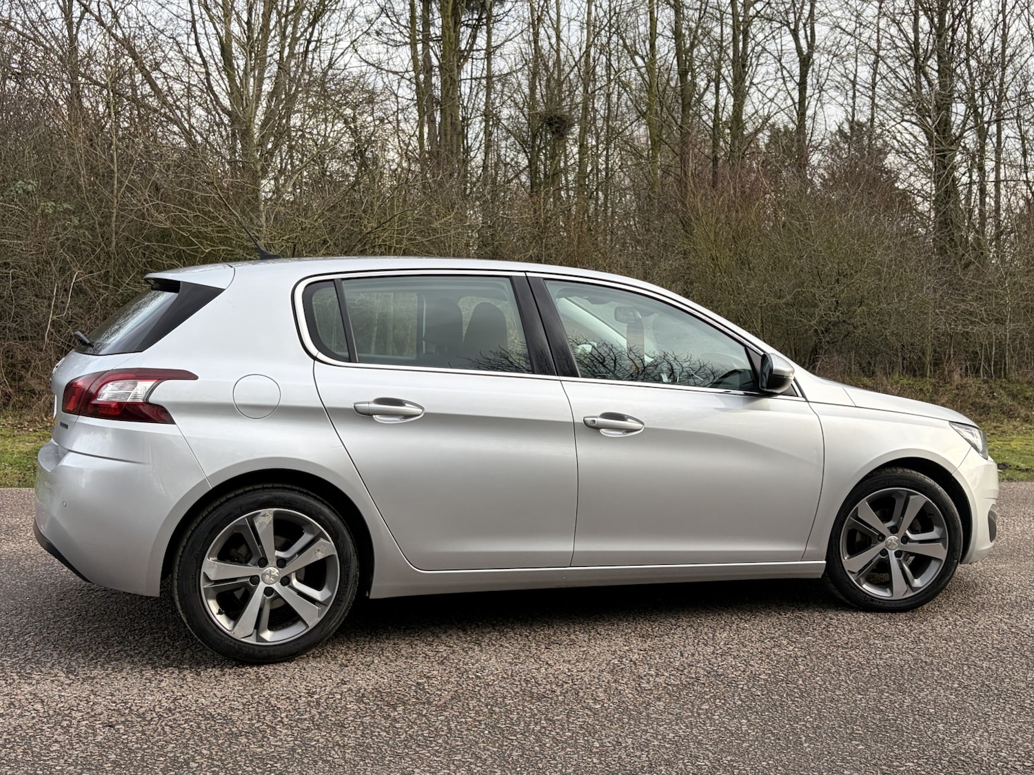 Used Peugeot 308 2017 for sale - 77516087: Photo 4