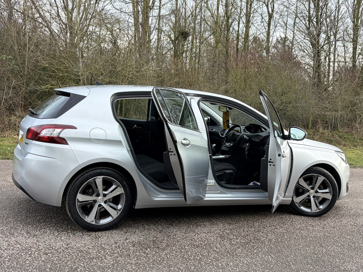 Used Peugeot 308 2017 for sale - 77516087: Photo 5