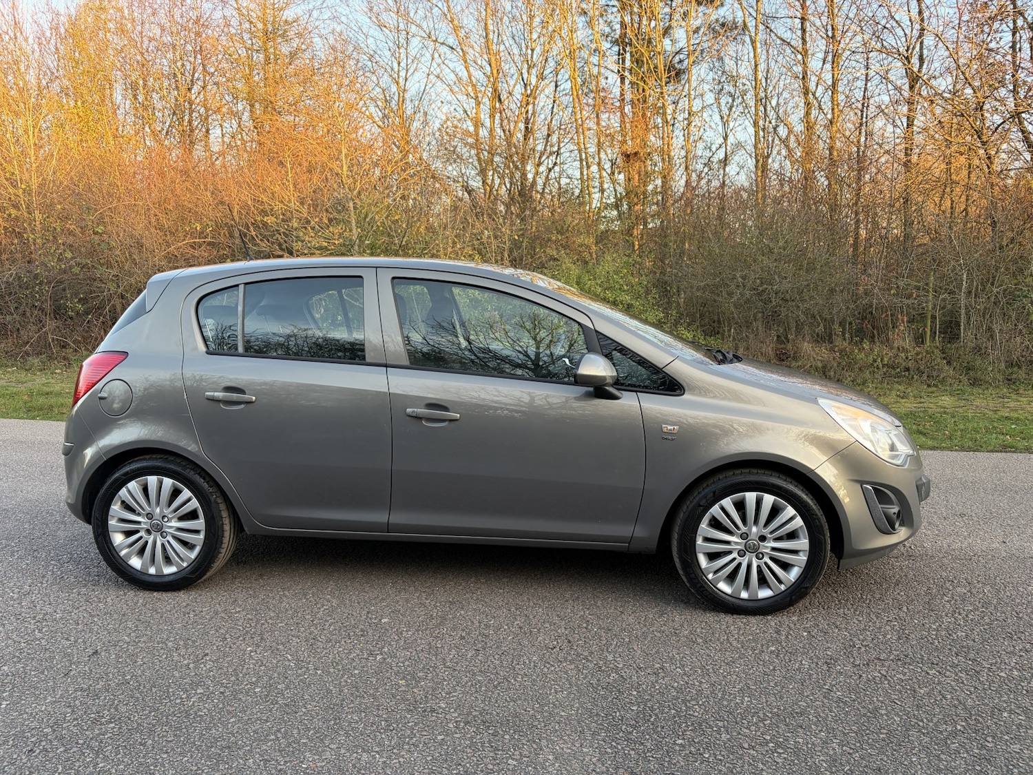 Used Vauxhall Corsa 2014 for sale - 76662690: Photo 2
