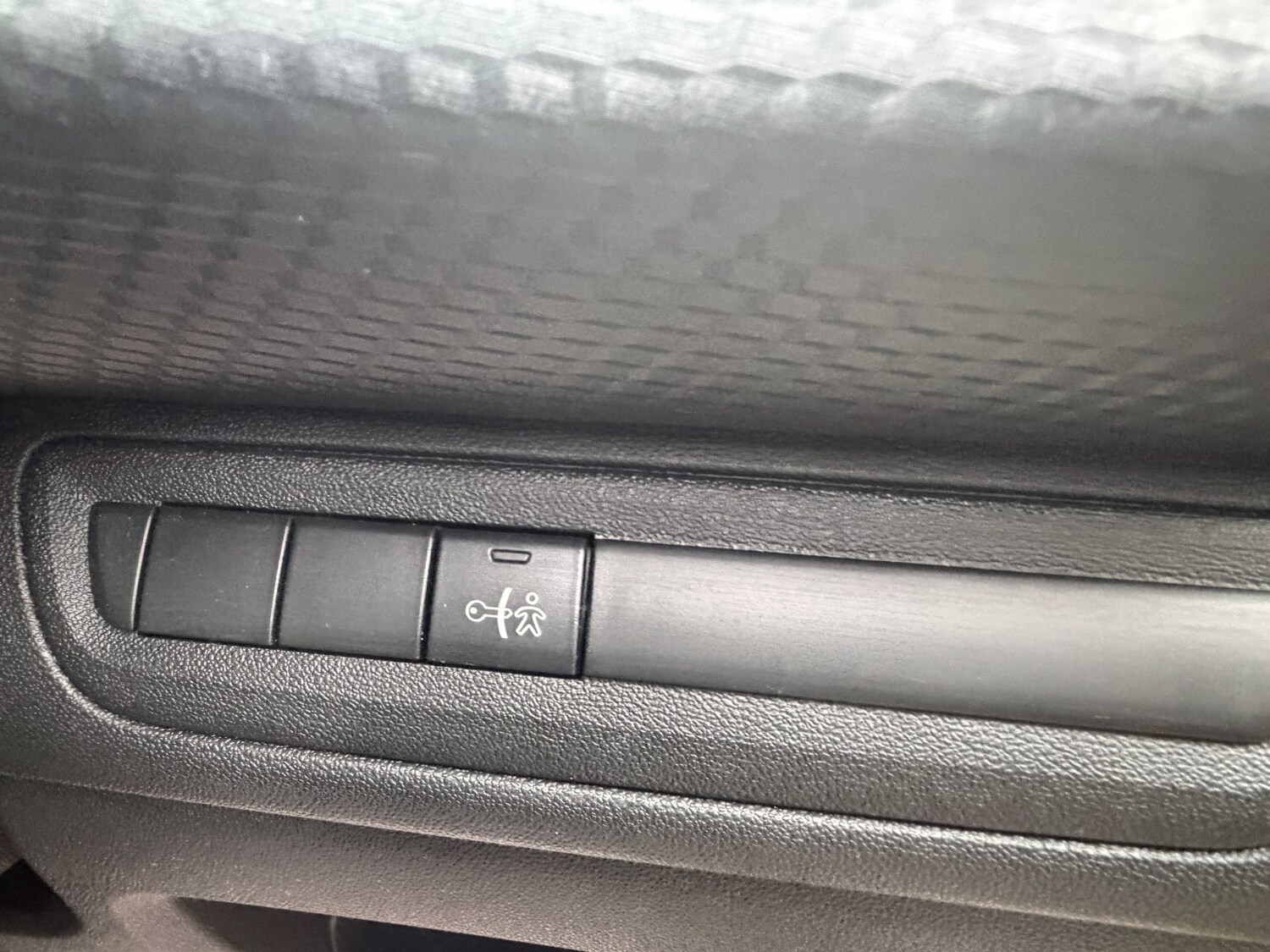 Used Peugeot 208 2018 for sale - 77603341: Photo 43