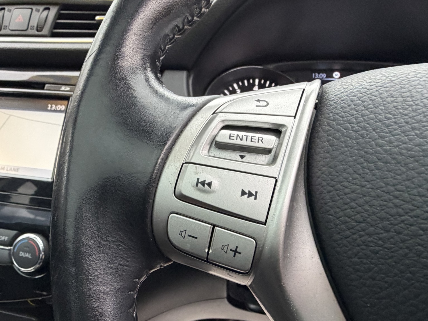 Used Nissan Qashqai 2016 for sale - 76979545: Photo 34