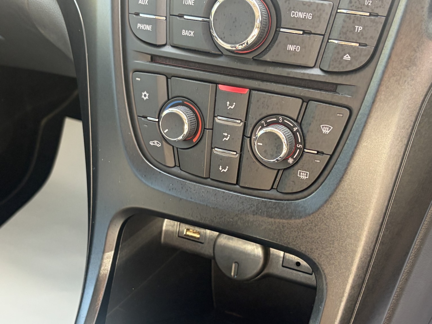 Used Vauxhall Astra 2013 for sale - 78176078: Photo 24