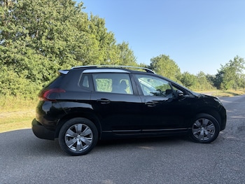 Used Peugeot 2008 2017 for sale - 79205452: Photo