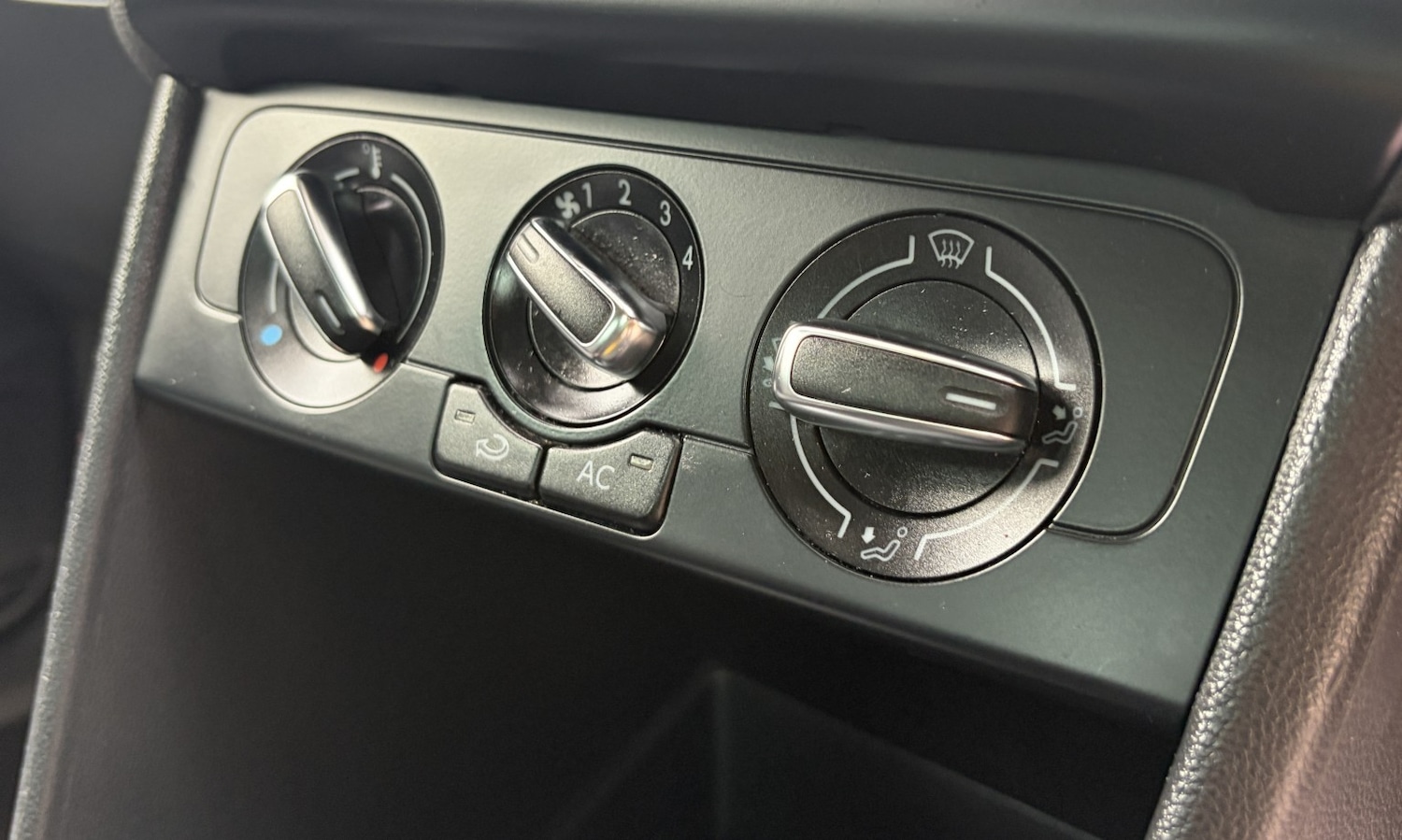 Used Volkswagen Polo 2014 for sale - 77774715: Photo 37