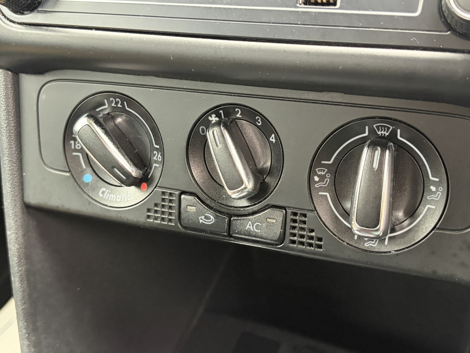 Used Volkswagen Polo 2010 for sale - 76439968: Photo 36