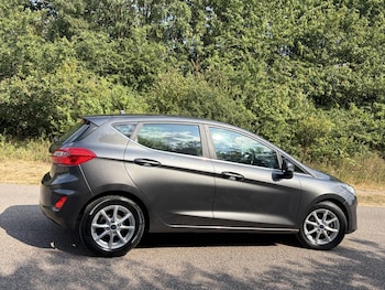 Used Ford Fiesta 2018 for sale - 79320386: Photo