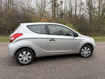 Used Hyundai i20 2011 for sale - 76554005: Photo