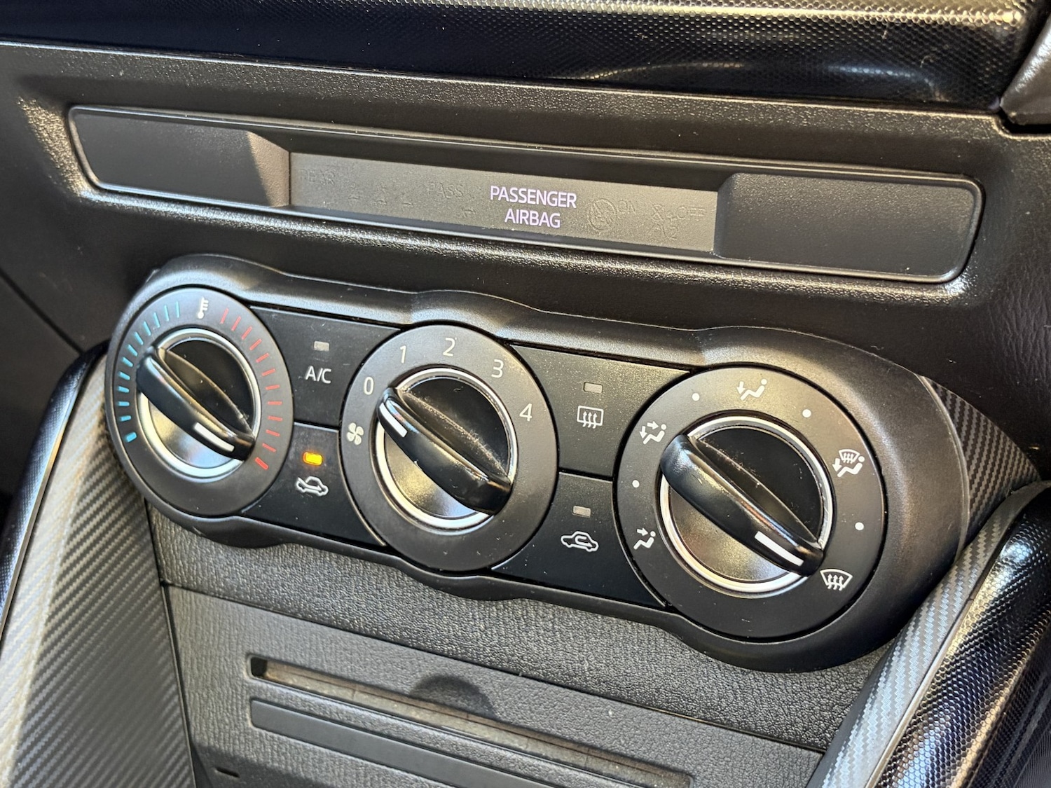 Used Mazda Mazda2 2015 for sale - 76918428: Photo 33