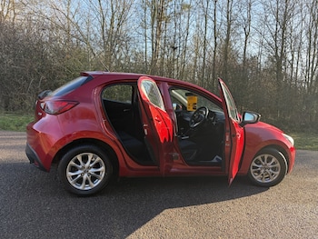 Used Mazda Mazda2 2015 for sale - 76918428: Photo