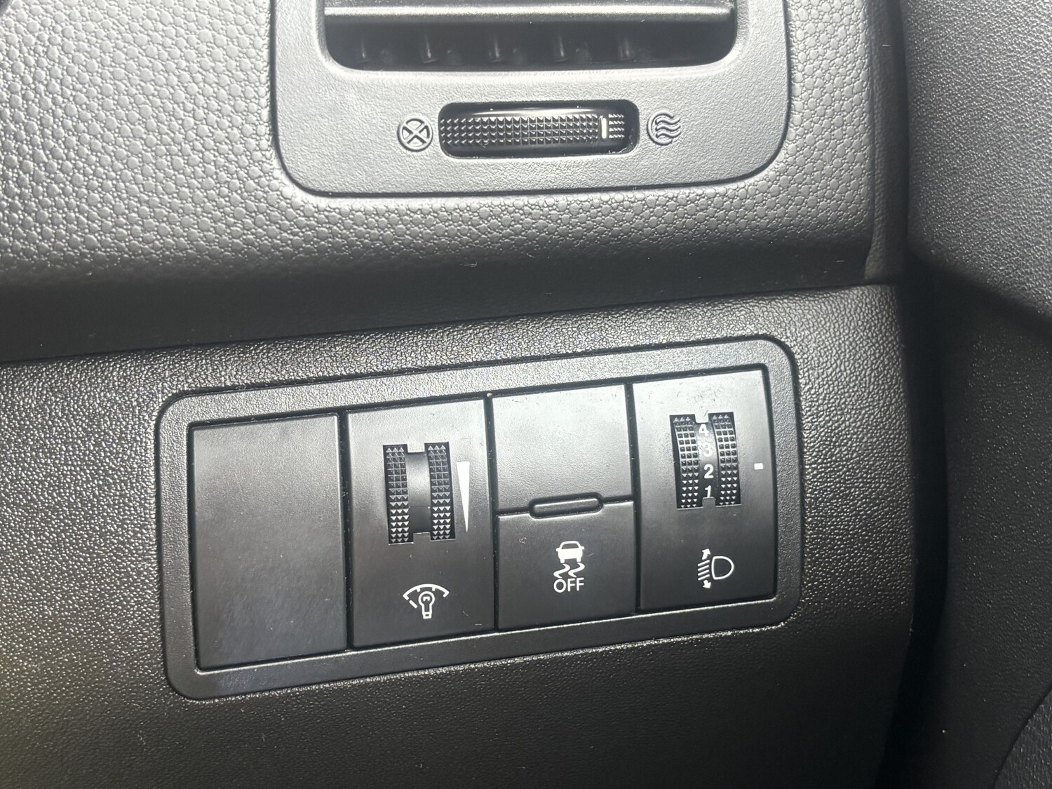 Used Kia Venga 2011 for sale - 78190610: Photo 39