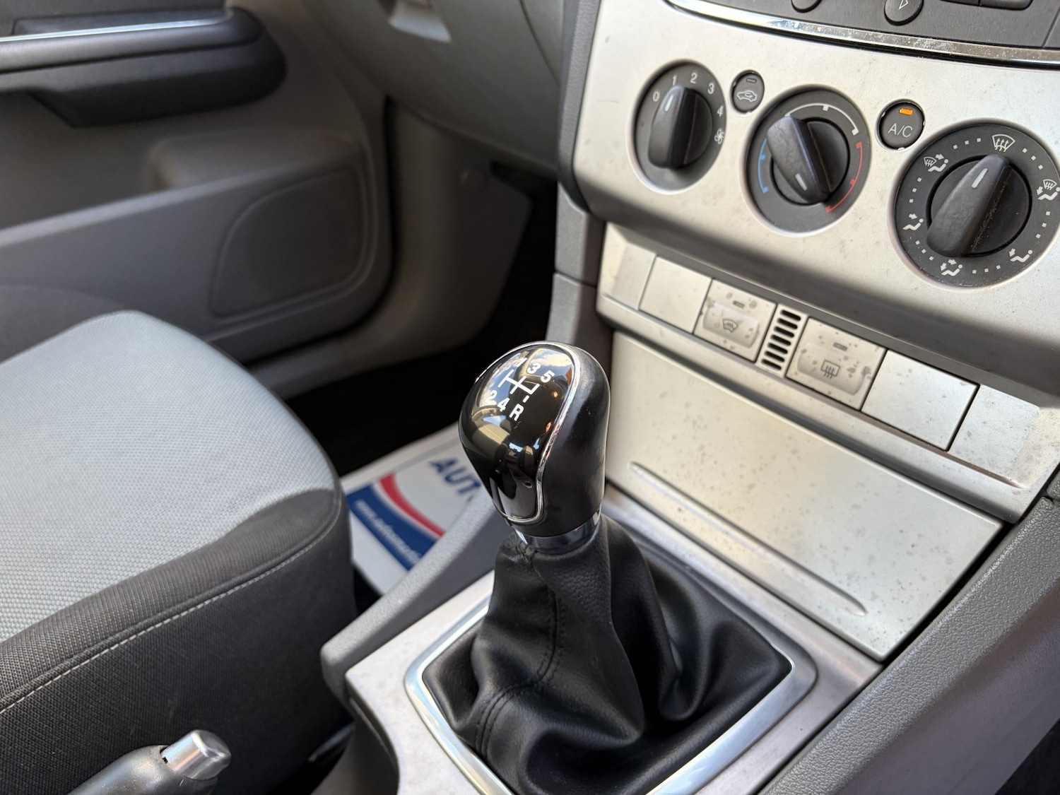 Used Ford Focus 2010 for sale - 76830386: Photo 28