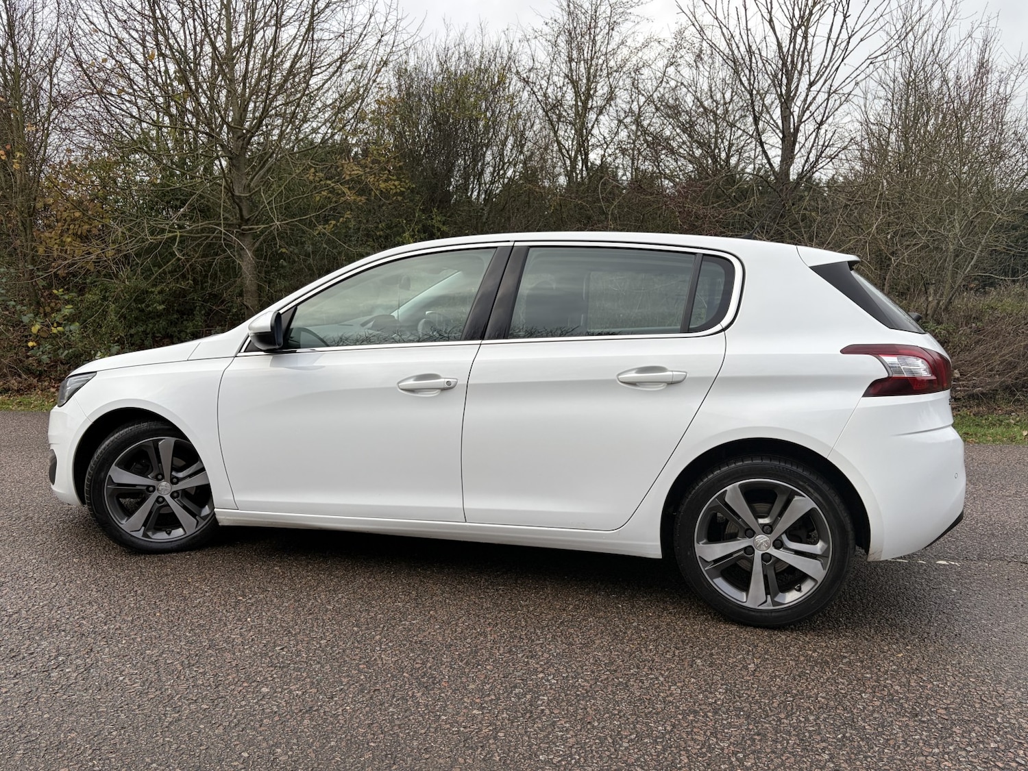 Used Peugeot 308 2015 for sale - 76979550: Photo 10