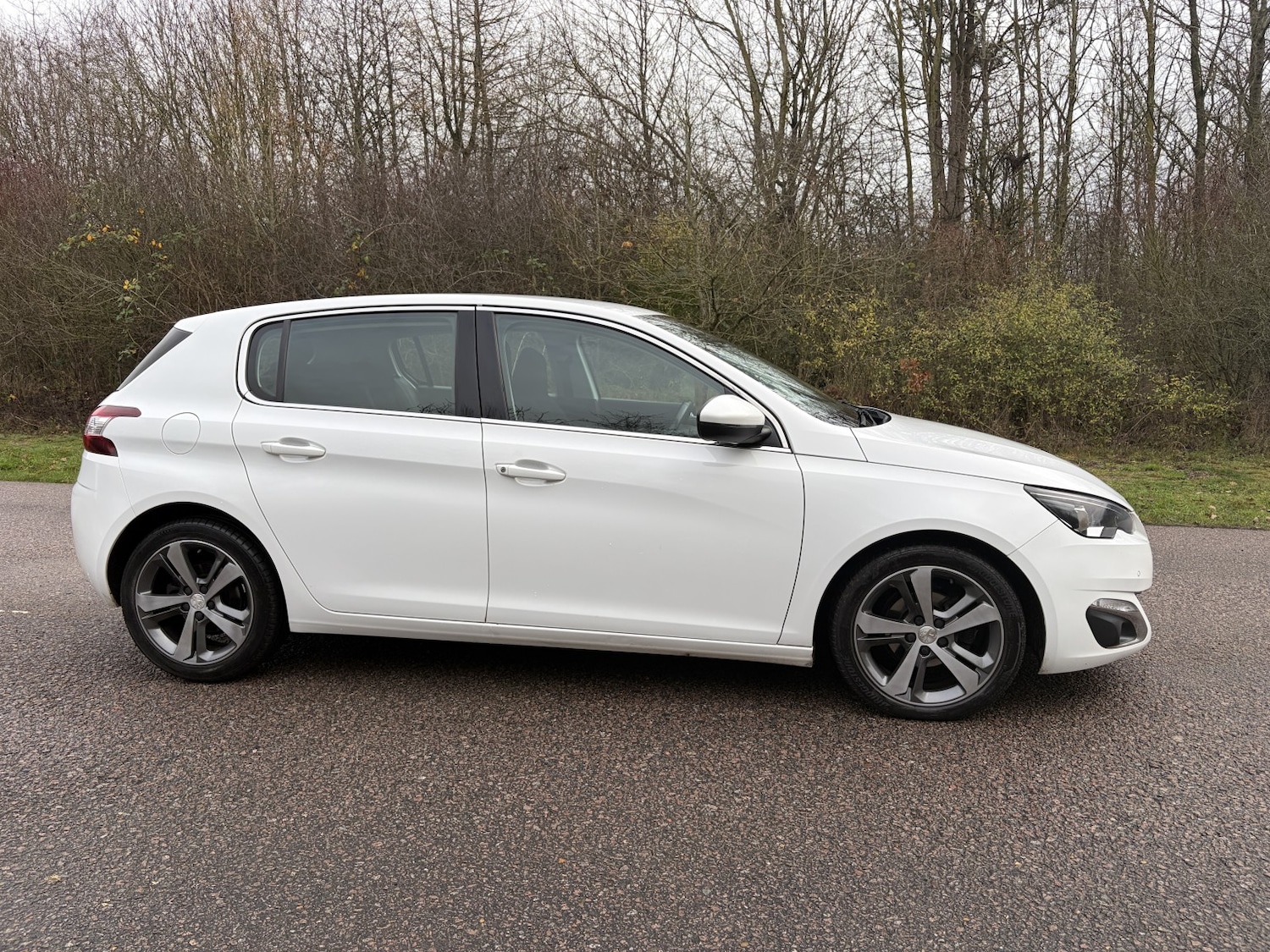 Used Peugeot 308 2015 for sale - 76979550: Photo 12