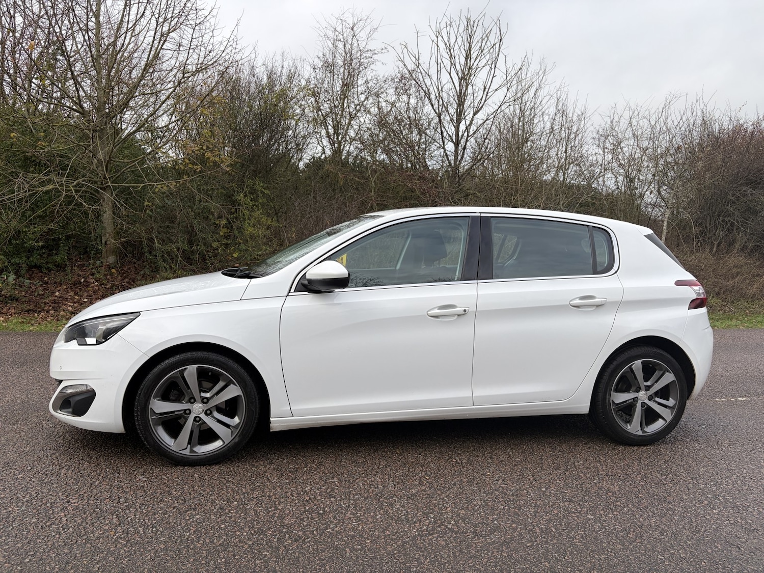 Used Peugeot 308 2015 for sale - 76979550: Photo 13