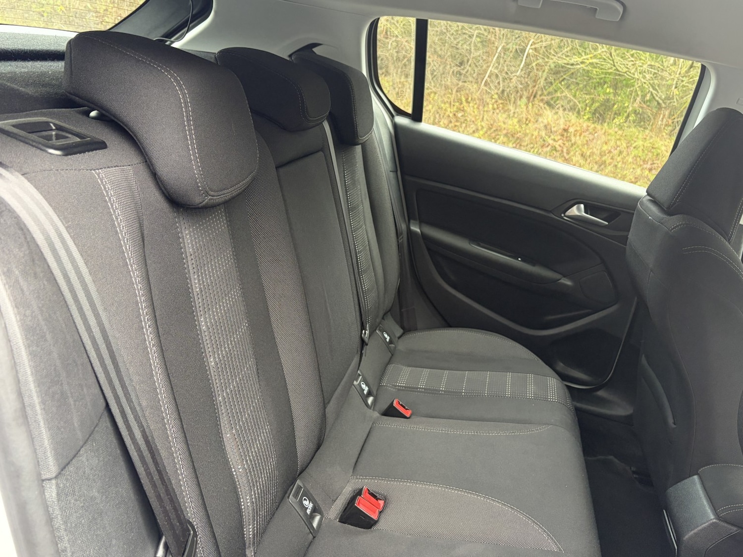 Used Peugeot 308 2015 for sale - 76979550: Photo 28