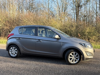 Used Hyundai i20 2014 for sale - 77023145: Photo