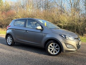 Used Hyundai i20 2014 for sale - 77023145: Photo