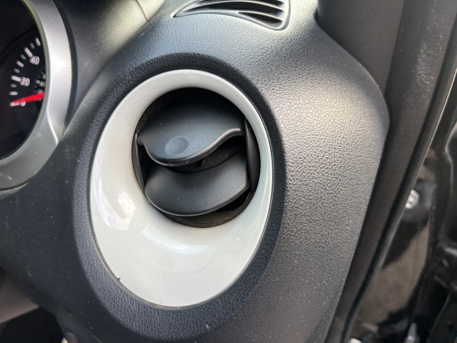 Used Nissan Juke 2016 for sale - 76402173: Photo 31