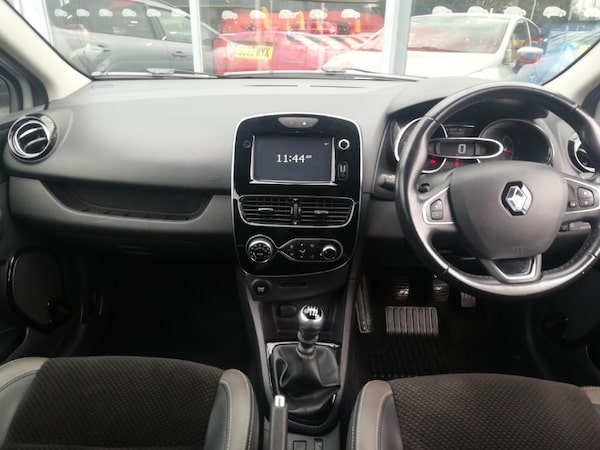 Used Renault Clio 2017 for sale - 76321609: Photo 2