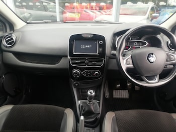 Used Renault Clio 2017 for sale - 76321609: Photo