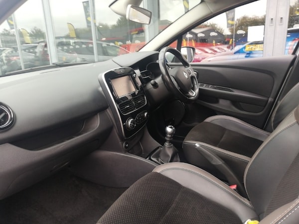 Used Renault Clio 2017 for sale - 76321609: Photo 5