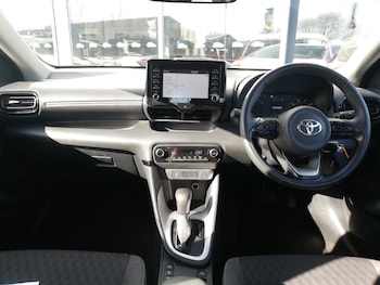 Used Toyota Yaris 2023 for sale - 77947973: Photo
