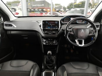 Used Peugeot 2008 2017 for sale - 78816802: Photo