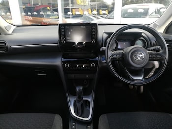 Used Toyota Yaris Cross 2022 for sale - 76959328: Photo
