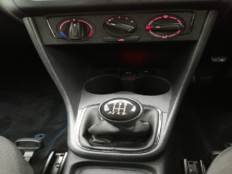 Used Volkswagen Polo 2015 for sale - 77419383: Photo 18