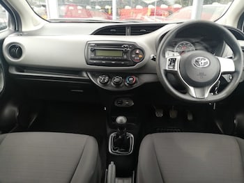 Used Toyota Yaris 2014 for sale - 75914263: Photo