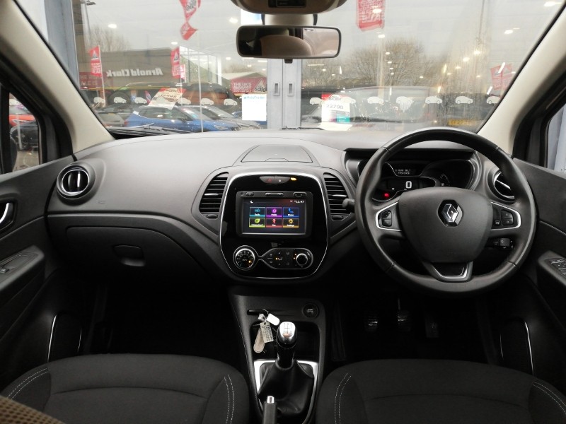 Used Renault Captur 2018 for sale - 77466869: Photo 2