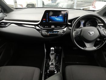 Used Toyota C-HR 2019 for sale - 78523089: Photo