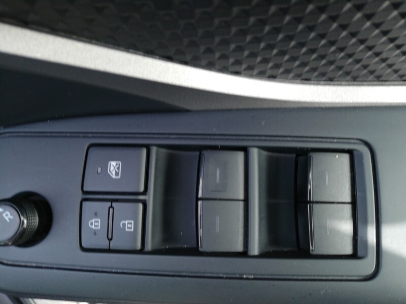 Used Toyota C-HR 2023 for sale - 78013329: Photo 12