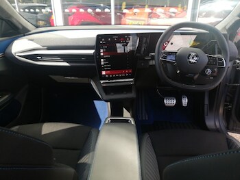 Used Renault Scenic E-Tech 2024 for sale - 75894236: Photo