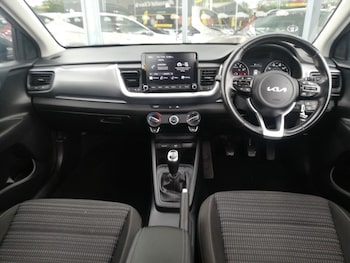 Used Kia Stonic 2023 for sale - 78580419: Photo