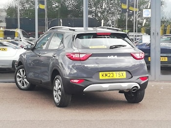 Used Kia Stonic 2023 for sale - 78580419: Photo