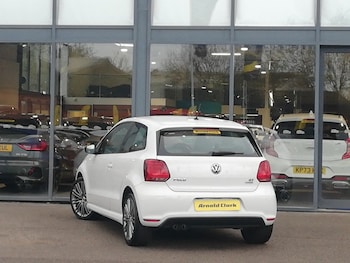 Used Volkswagen Polo 2015 for sale - 78391687: Photo