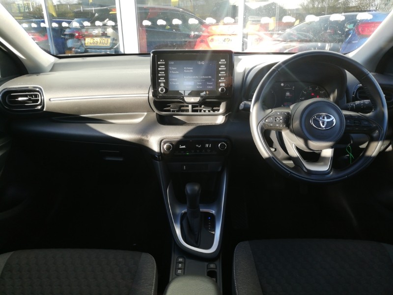 Used Toyota Yaris 2022 for sale - 76656722: Photo 2